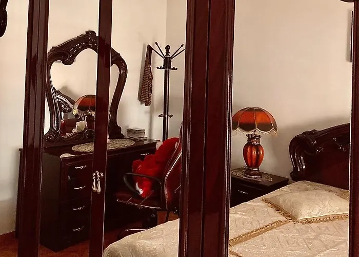 Charming Flat Getaway * 베라트