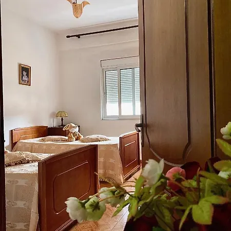 Charming Flat Getaway *