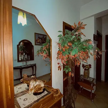 Charming Flat Getaway *